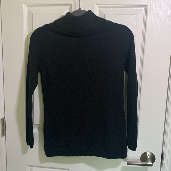Ann Taylor cashmere turtleneck sweater black with ribbed collar size small - Picture 2 of 5